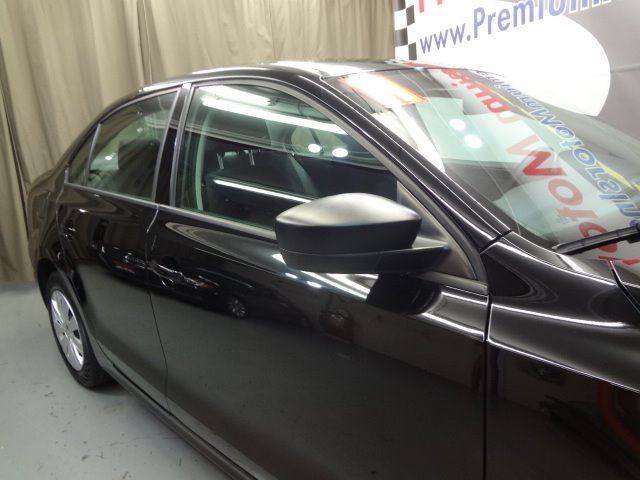 Volkswagen Jetta 2011 photo 2